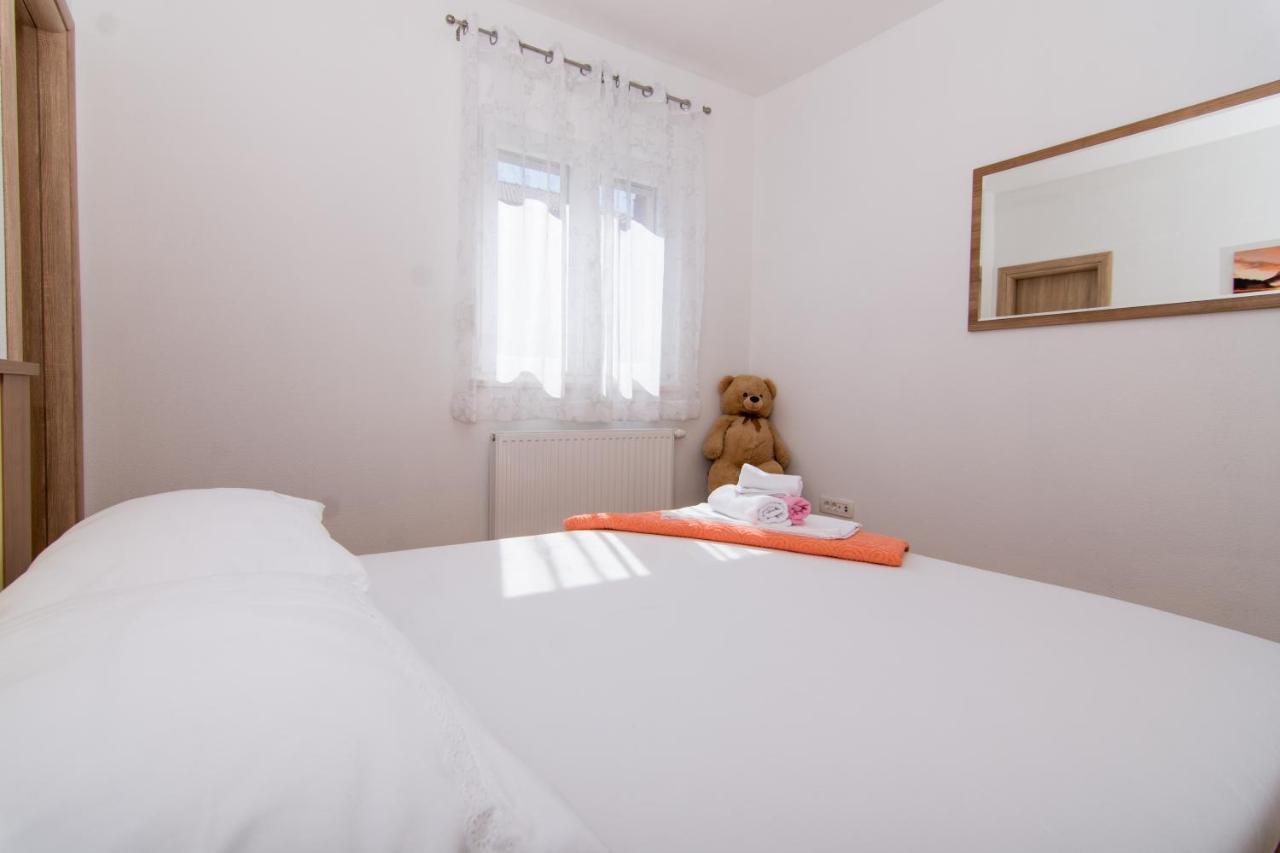 Apartments Ploka Okrug Gornji Esterno foto