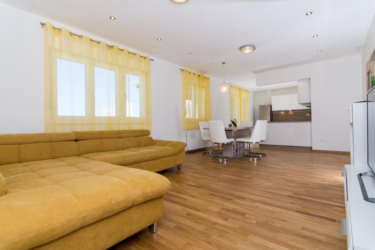 Apartments Ploka Okrug Gornji Esterno foto